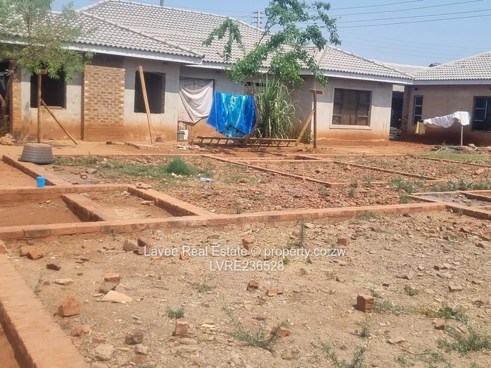 500m² Ashdown Park Stand — Walled 2 sides