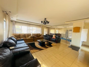7 Bedroom House