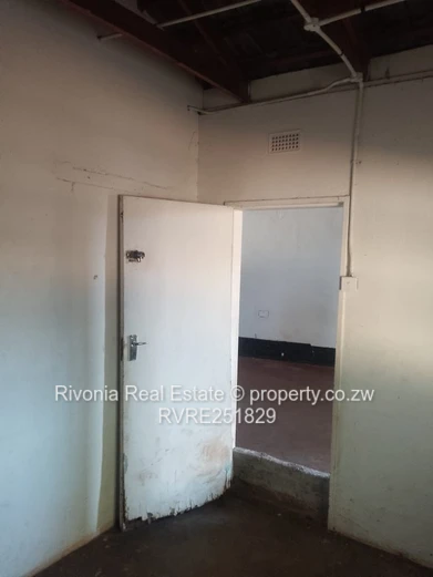 1-Bed Cottage on 4000m² with Borehole - Greendale North
