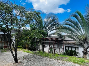 7 Bedroom House
