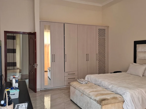 6 Bedroom House