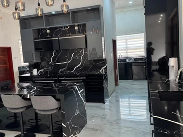 7 Bedroom House