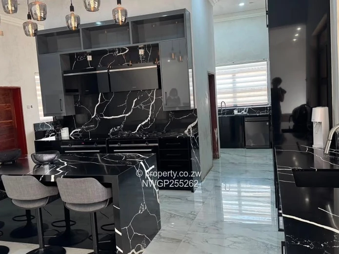 Matsheumhlope Luxury Residence — Property Listing