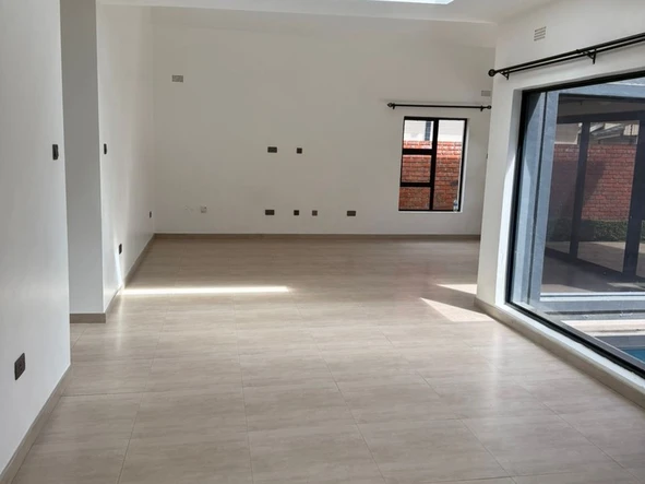 4 Bedroom Flat & Apartment