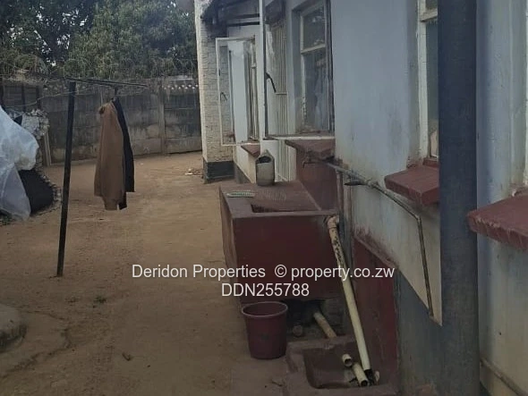 Cozy 3-Bed Home in Budiriro 1