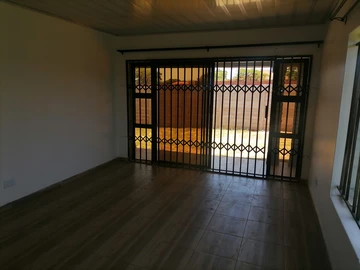 3 Bedroom Flat & Apartment