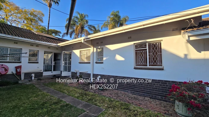 Beautiful 2 Bed Garden Flat in a small complex  (Sole Mandate)