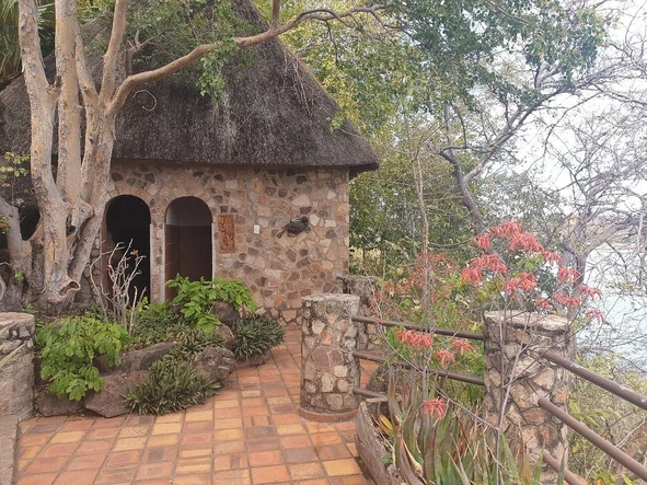 Hotel & Lodge