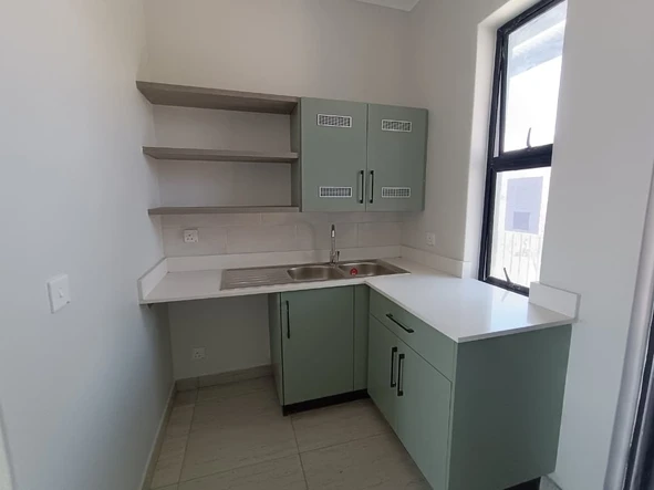 2 Bedroom Flat & Apartment