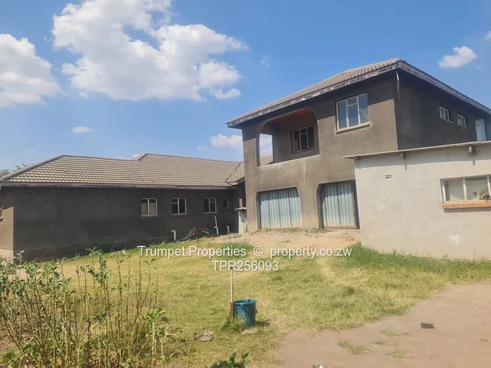 Spacious 5-Bed Double-Storey Home in Old Windsor Ruwa, Title deeds