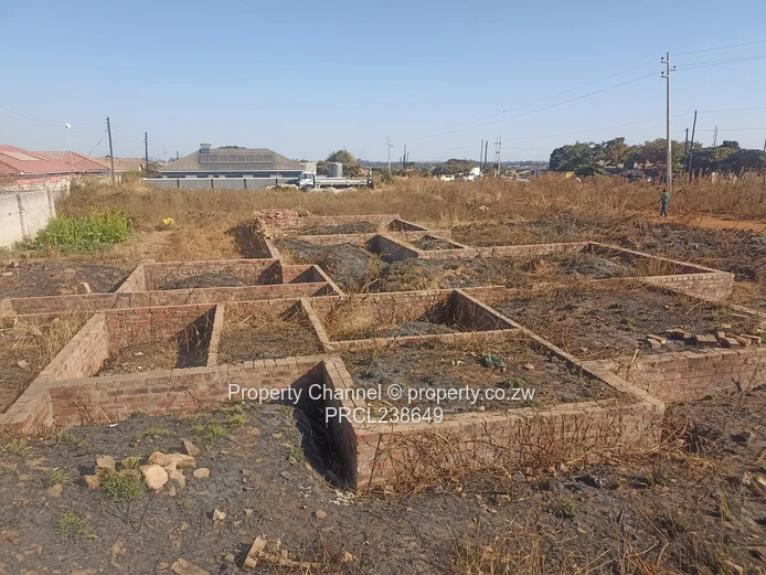 538m² Stand with Trenches & Street Access in Damofalls