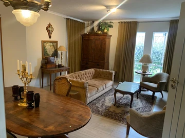 2 Bedroom Flat & Apartment