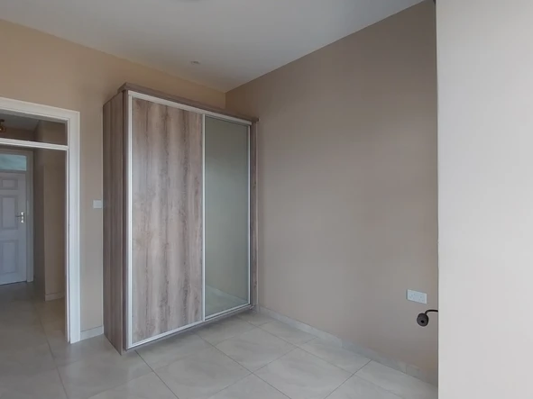 3 Bedroom Flat & Apartment