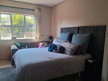 3 Bedroom Flat & Apartment