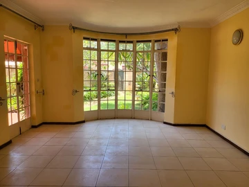 3 Bedroom Flat & Apartment