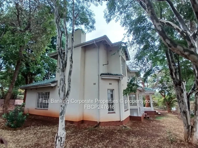 Prestigious Double-Storey Townhouse in Sunriver Manors