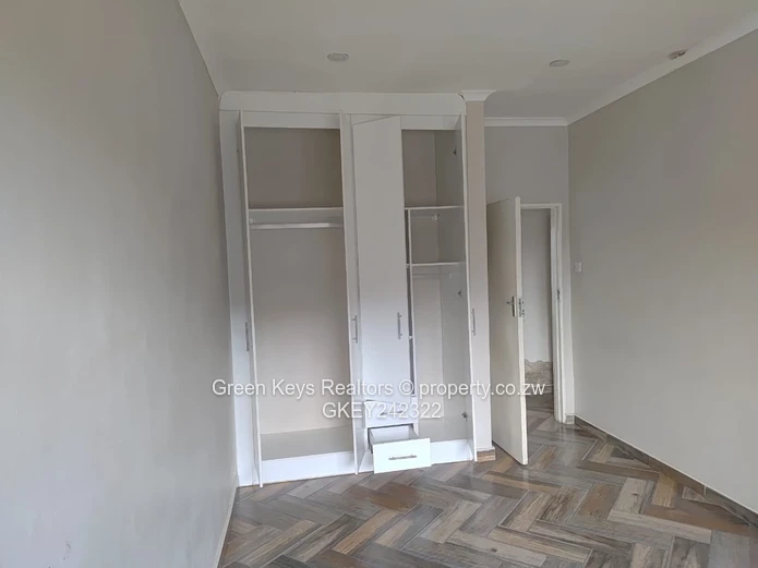 Modern 2-Bed Townhouse in Madokero Complex with Solar