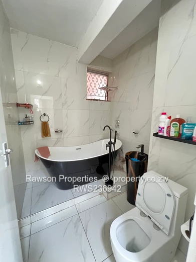 Eastlea  Cozy 2 Bedroom Flat Apartment For Sale (Sole Mandate)