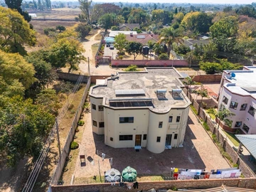 5 Bedroom Flat & Apartment