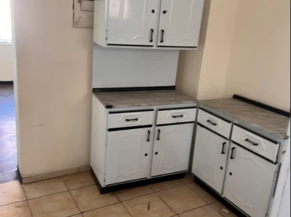 2 Bedroom Flat & Apartment