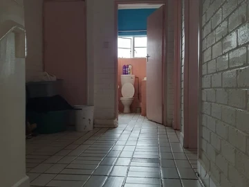 2 Bedroom Flat & Apartment