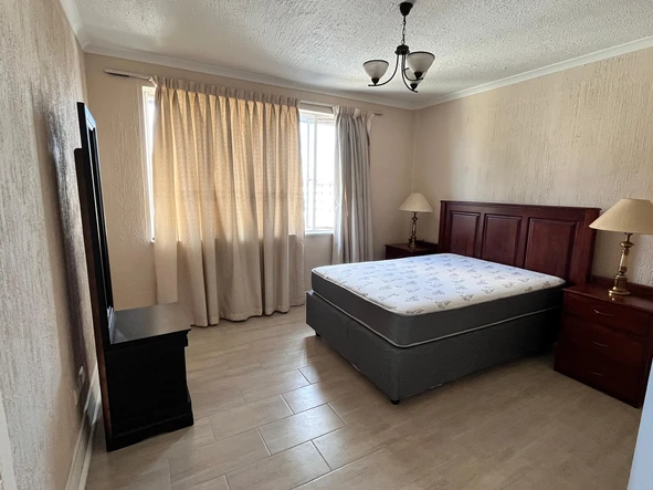 3 Bedroom Flat & Apartment