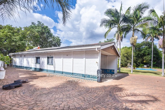 Four bedroom home in an excellent location with a cottage, pool and a prolific borehole (Sole Mandate)