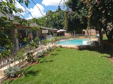 10 Bedroom House