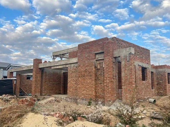 Shell Structure in Gated Community ,Arlington East,with Full Services