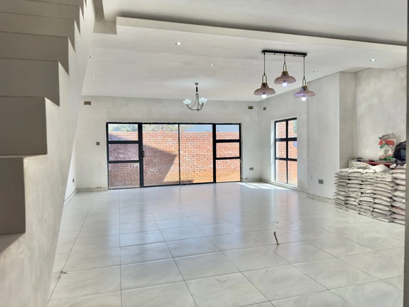 3 Bedroom Flat & Apartment