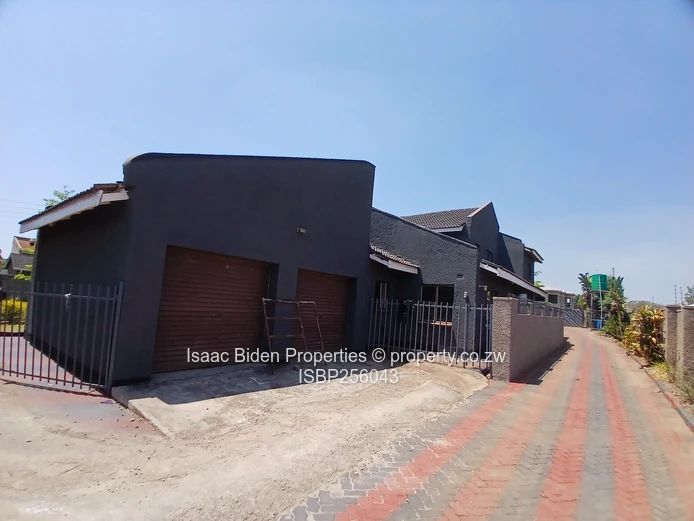Goodhope Double Storey with 5 Bedrooms