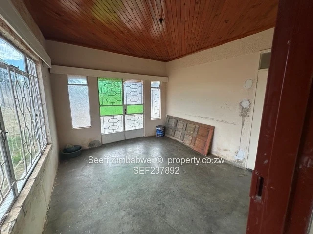 New Listing 5 Bed Family Home in Manningdale (Sole Mandate)