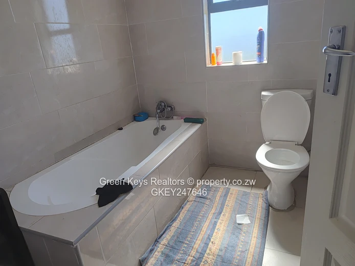 Marlborough 3 beds cluster unit for sale
