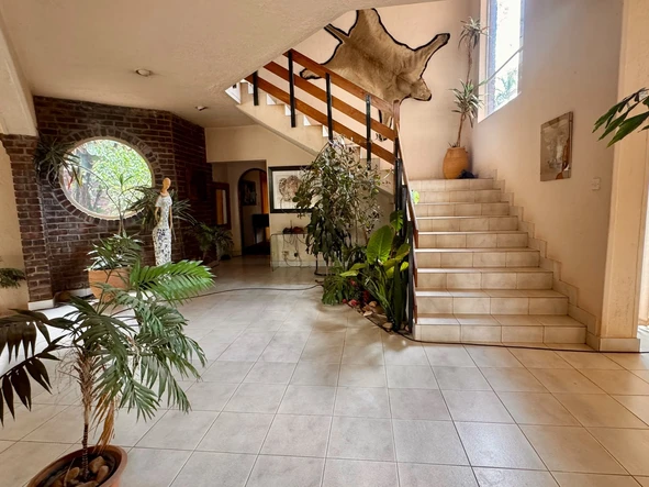 6 Bedroom House