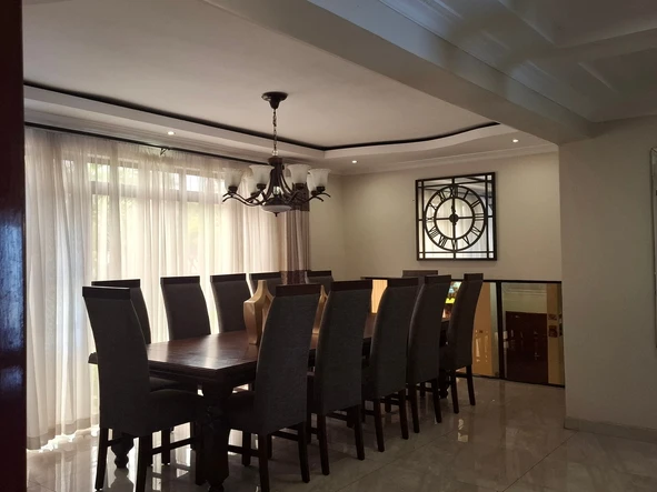 6 Bedroom House