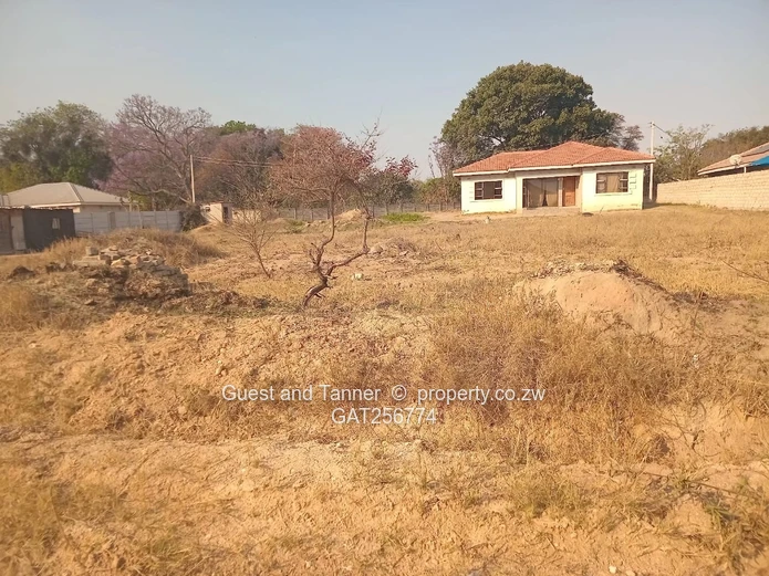 WATERFALLS – 3-BEDROOM COTTAGE ON 2,000m²
