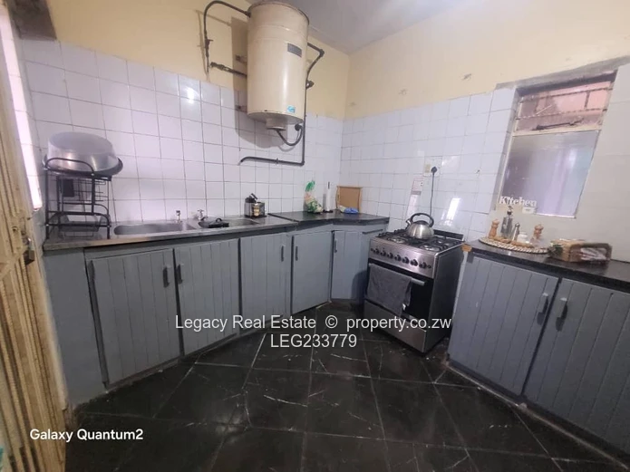 Waterfalls Prospect – 3-Bedroom Flat for Sale