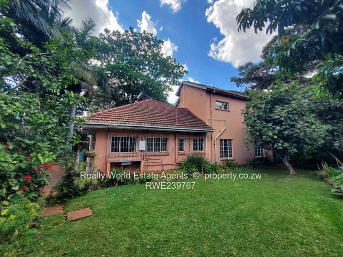 Three Beds House to Rent-Close to Alexandra Park