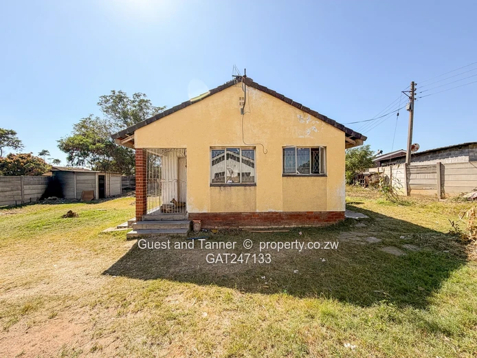 3 bedroom house for sale in Houghton Park