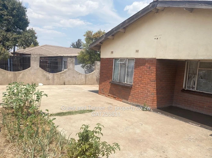 4-Bedroom House with Expansion Potential for Sale – Chitungwiza, Unit J