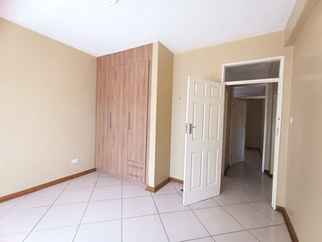 3 Bedroom Flat & Apartment