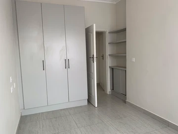 2 Bedroom Flat & Apartment