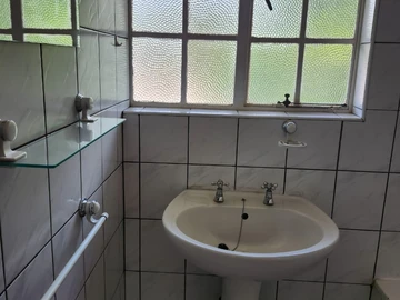 3 Bedroom Flat & Apartment