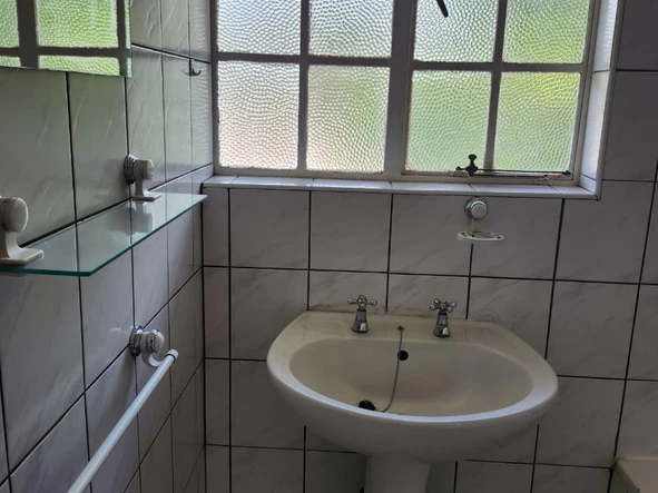 3 Bedroom Flat & Apartment