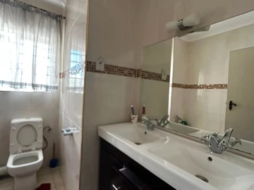3 Bedroom Flat & Apartment