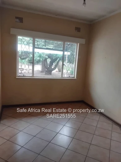 Spacious 3-Bed Home on 4,000m² with Borehole — Marlborough