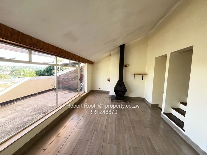2 bed garden flat in Greystone Park