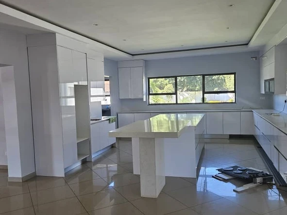 5 Bedroom House