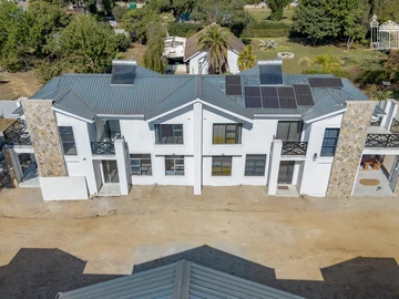 4 Bedroom Flat & Apartment