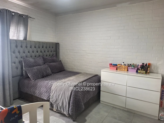 Old Marlborough cozy duplex just off Harare Drive.